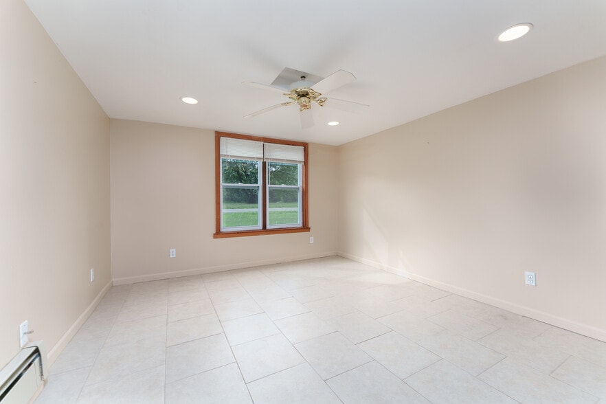 More Photos Of 15921 W M 36, Pinckney Light Distribution For Sale