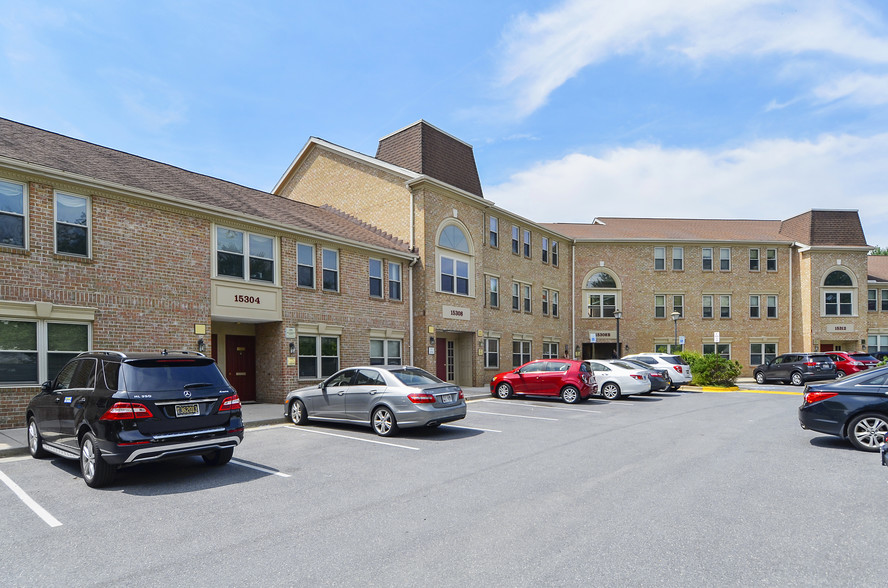 Primary Photo Of 15300-15404 Spencerville Ct, Burtonsville Medical For Sale