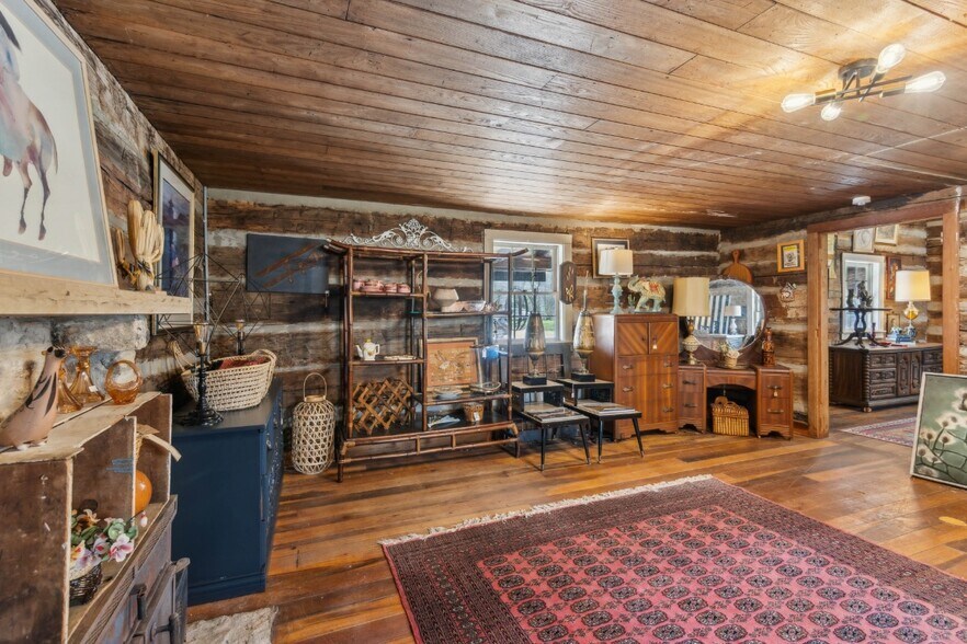 More Photos Of 1760 Fairview Blvd, Fairview General Retail For Sale