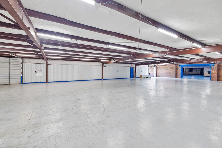More Photos Of 122 E Laurel St, Mullins Industrial For Sale