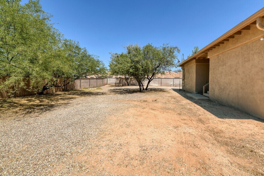 More Photos Of 1011 E Halcyon Rd, Tucson Apartments For Sale