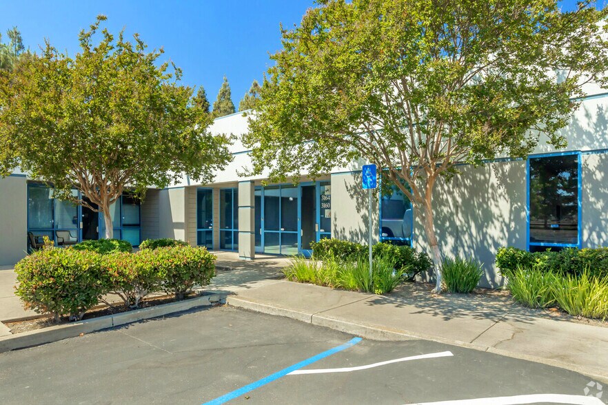 More Photos Of 3064-3190 Industrial Blvd, West Sacramento Research And Development For Lease