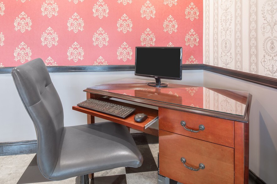 More Photos Of 360 Paul Huff Parkway, Cleveland Hotel For Sale
