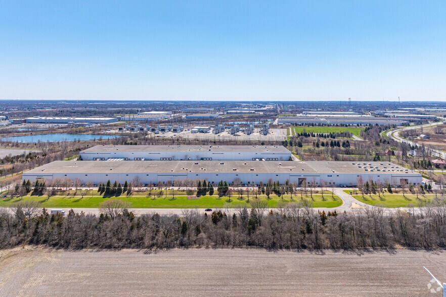 More Photos Of 3557 Butterfield Rd, Aurora Warehouse For Lease