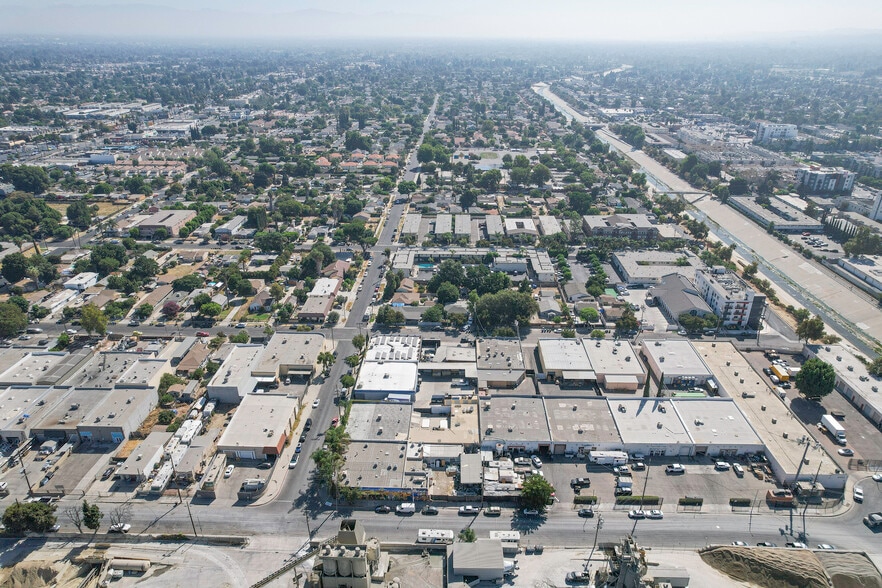 More Photos Of 6943 Eton Ave, Canoga Park Manufacturing For Lease