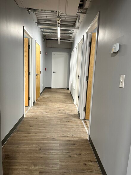 More Photos Of 53 Hancock St, Stratford Manufacturing For Lease