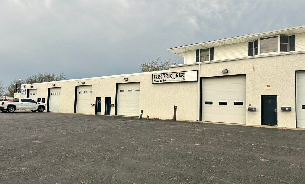 More Photos Of 3130 Sheeler Ave, Waukegan Flex For Sale