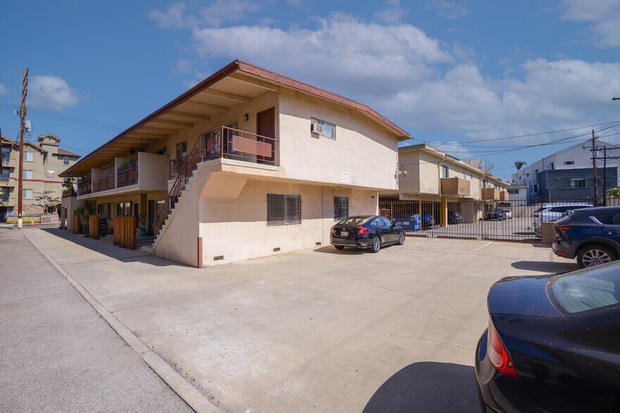 More Photos Of 3326 S Canfield Ave, Los Angeles Apartments For Sale