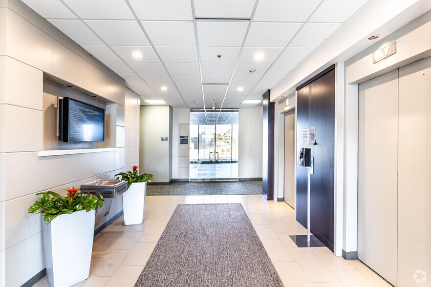 More Photos Of 10805 Sunset Office Dr, Sunset Hills Office For Lease