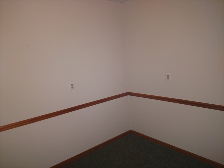 More Photos Of 5836 N Lapeer Rd, North Branch Storefront For Lease