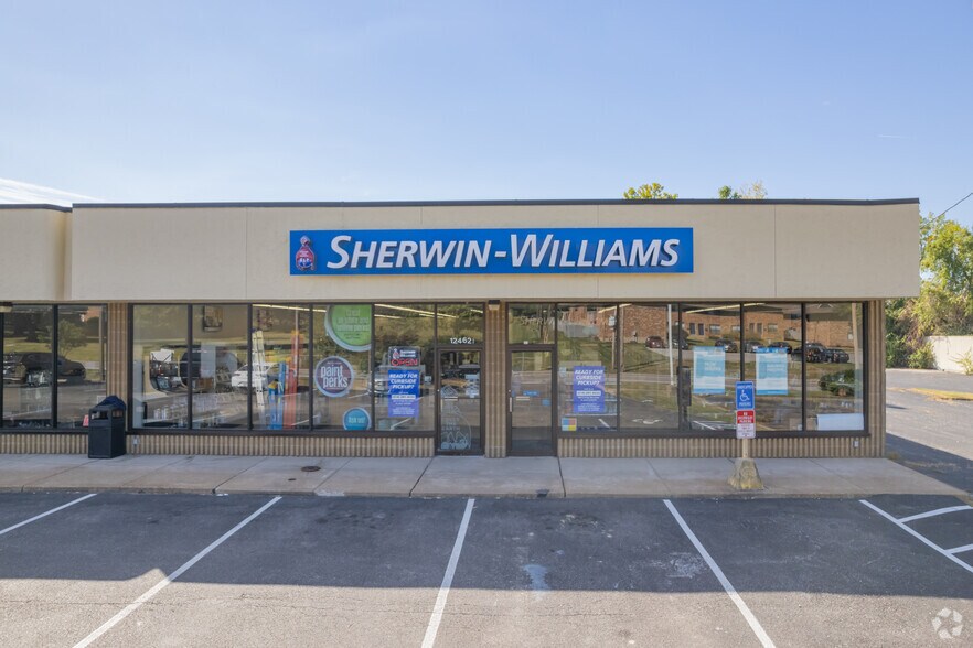 More Photos Of 12462 Natural Bridge Rd, Bridgeton General Retail For Lease