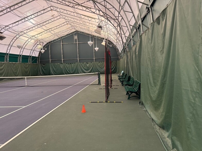 More Photos Of 80 Commercial Way, Springboro Sports And Entertainment For Sale