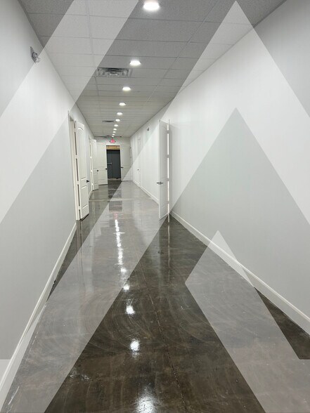 More Photos Of 6402 Harrisburg Blvd, Houston Storefront Retail Office For Lease