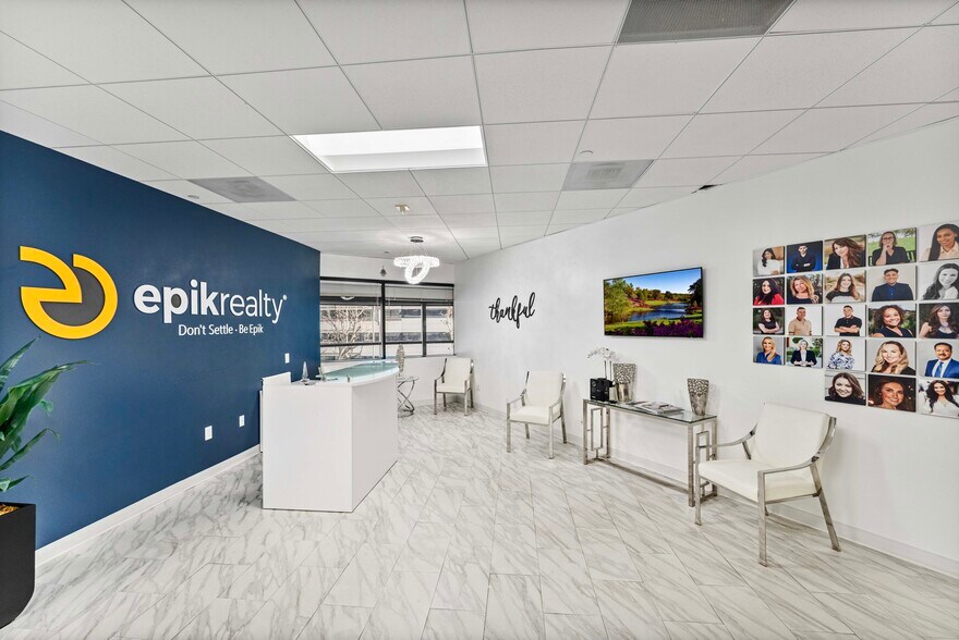 More Photos Of 21900 Burbank, Woodland Hills Office For Lease