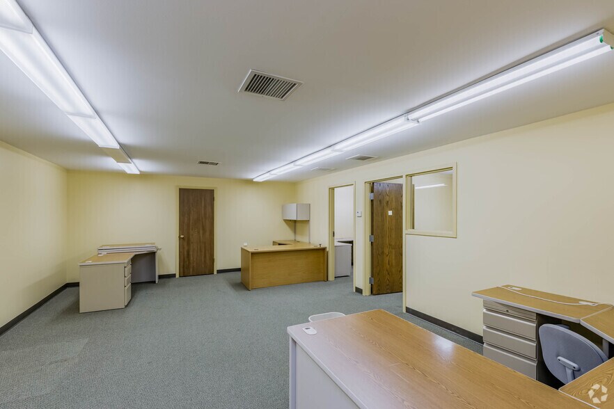 More Photos Of 932 Diamond Park, Meadville Medical For Sale