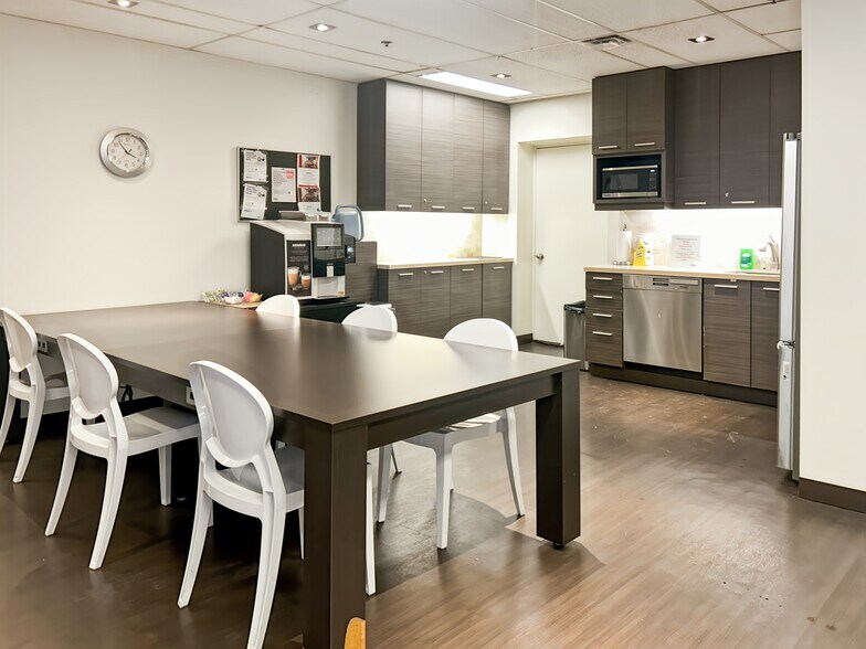 More Photos Of 1200 Av Mcgill College, Montréal Coworking Space