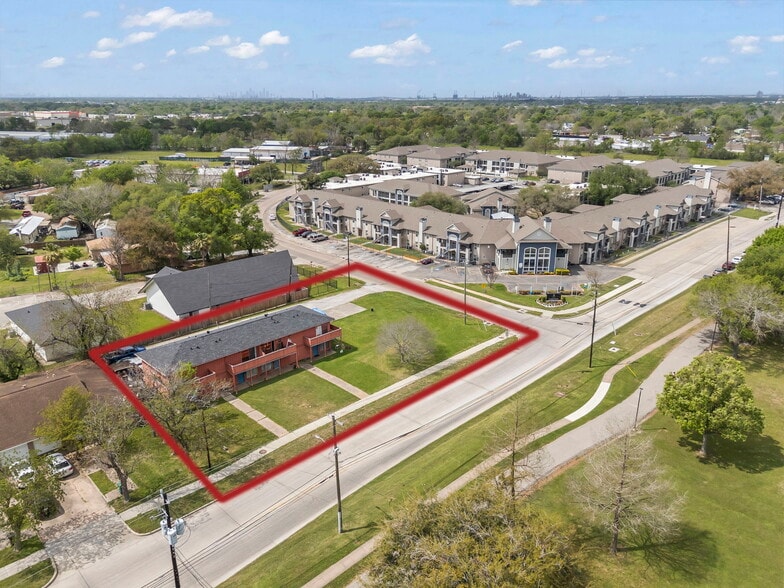 Primary Photo Of 2816 Lafferty Rd, Pasadena Apartments For Sale