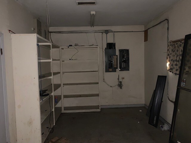 More Photos Of 1900 Main St, Columbus Office For Sale
