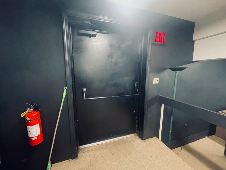 More Photos Of 210 Home Ave, Churubusco Office Residential For Sale