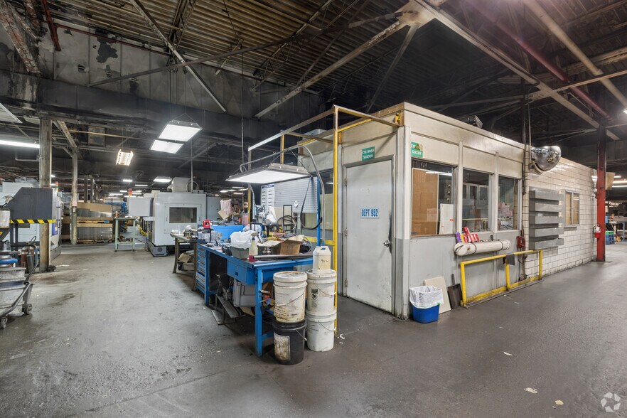 More Photos Of 1185 E Keating Ave, Muskegon Manufacturing For Sale