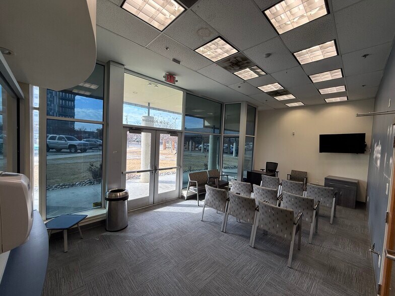 More Photos Of 1024 W Rosedale St, Fort Worth Unknown For Lease