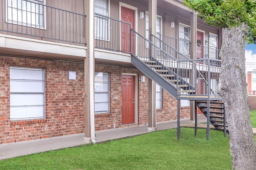 More Photos Of 3940 S Shaver St, Houston Apartments For Sale