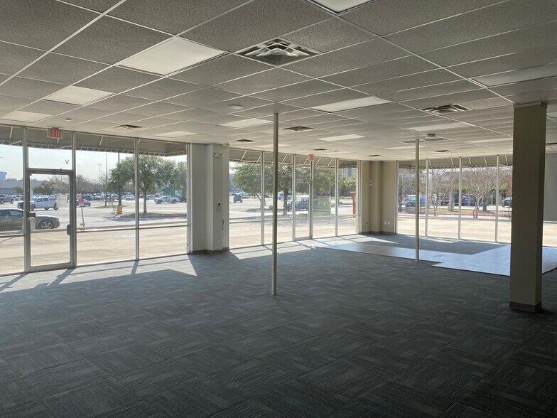 More Photos Of 13201 Ranch Road 620 N, Austin Freestanding For Lease