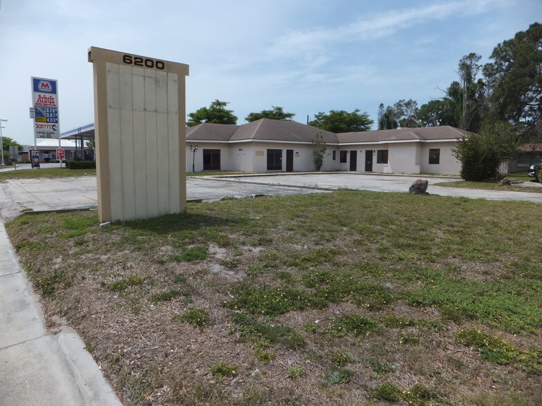 More Photos Of 6200 S Tamiami Trl, Sarasota Office For Sale