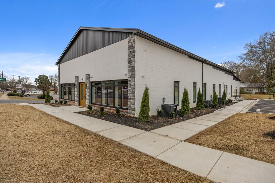 More Photos Of 1484 Dale Earnhardt Blvd, Kannapolis Freestanding For Lease