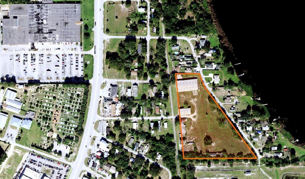 More Photos Of 850 2nd St, Winter Haven Warehouse For Lease