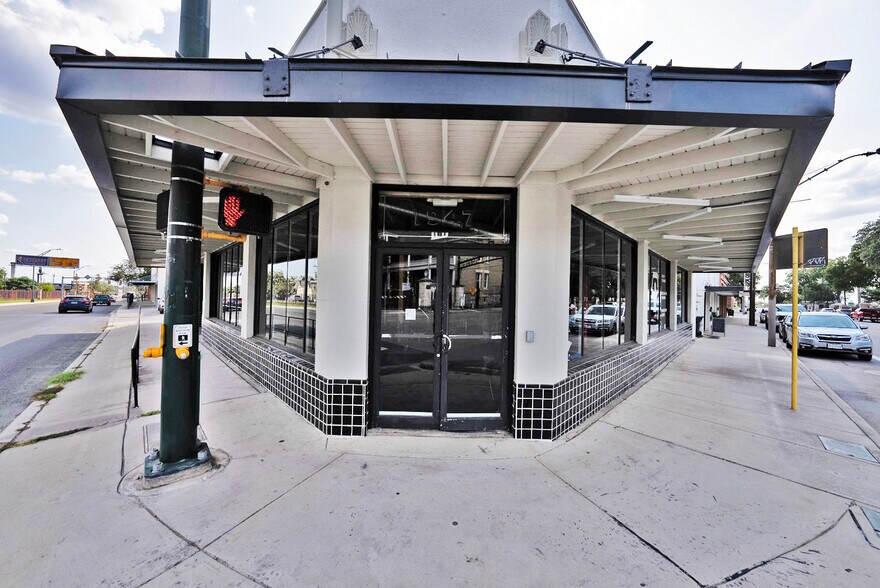 More Photos Of 1941-1947 N New Braunfels Ave, San Antonio Storefront Retail Office For Lease