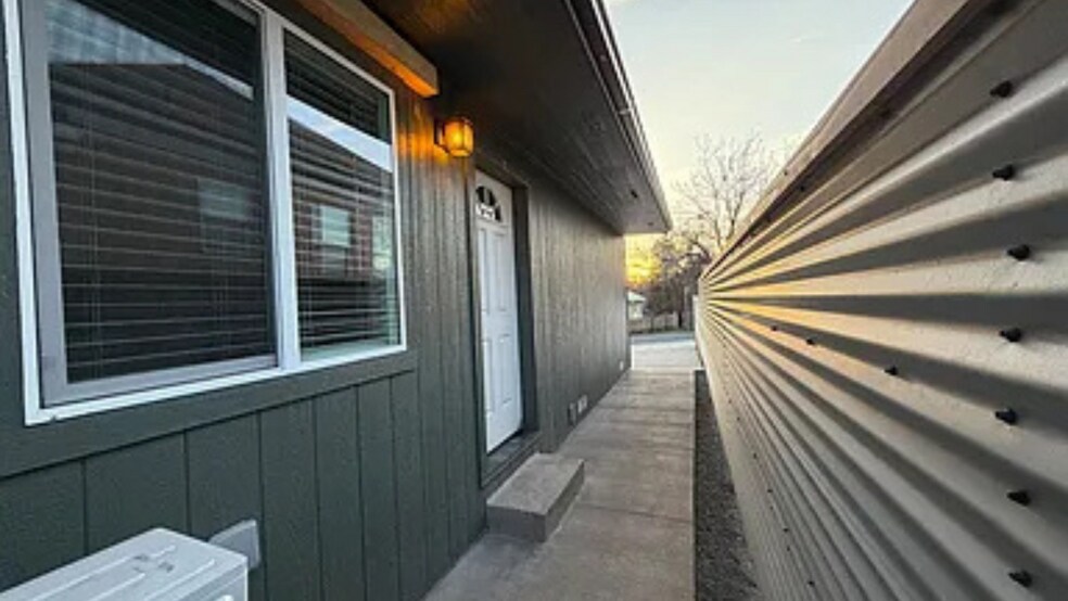 More Photos Of 1433 Lakeview Ave, Klamath Falls Multifamily For Sale
