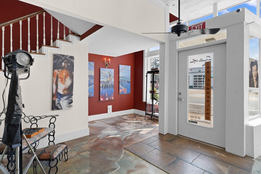 More Photos Of 108 Cumberland St E, Cowan Specialty For Sale