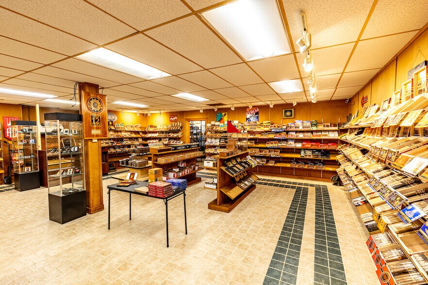 More Photos Of 9691 SE 82nd Ave, Happy Valley Storefront Retail Office For Sale