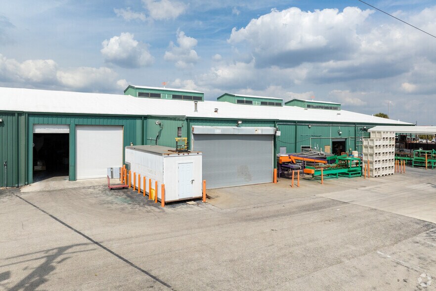 More Photos Of 14601 Ben C Pratt/6 Mile Cypress Pky, Fort Myers Light Distribution For Sale