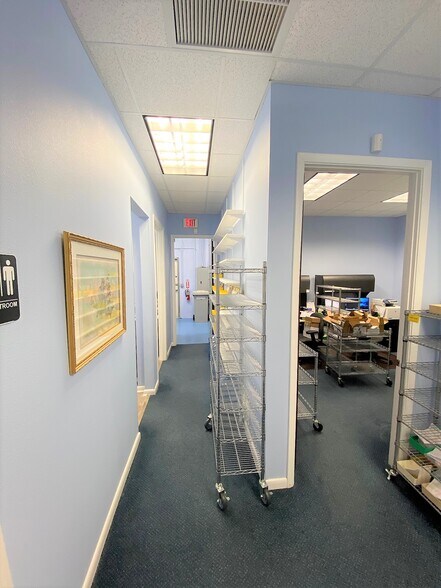 More Photos Of 515 E 27th St, Bradenton Office For Sale