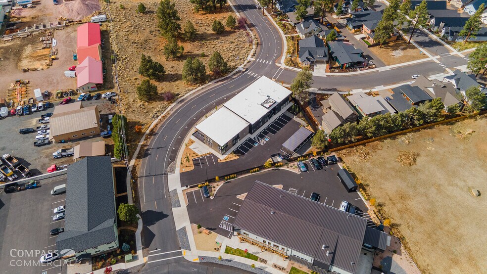 More Photos Of 100 Lundgren Mill Dr, Sisters Office For Sale