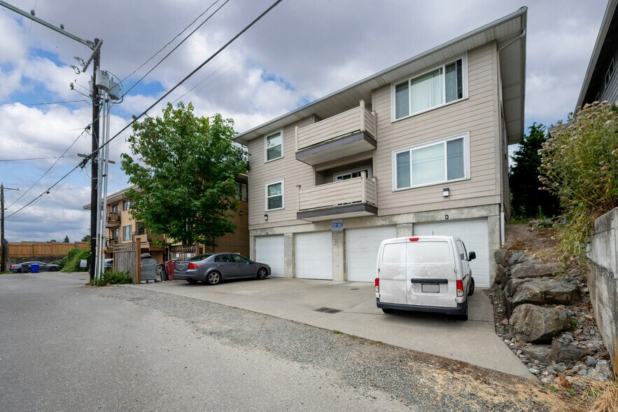 More Photos Of 3319 Oakes Ave, Everett Apartments For Sale