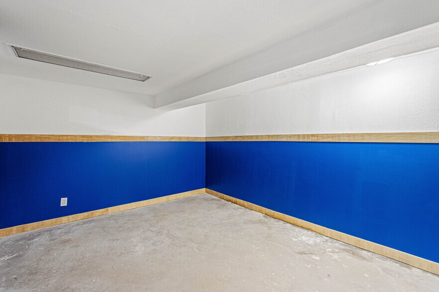 More Photos Of 305 Mill St, Coraopolis Storefront Retail Residential For Sale