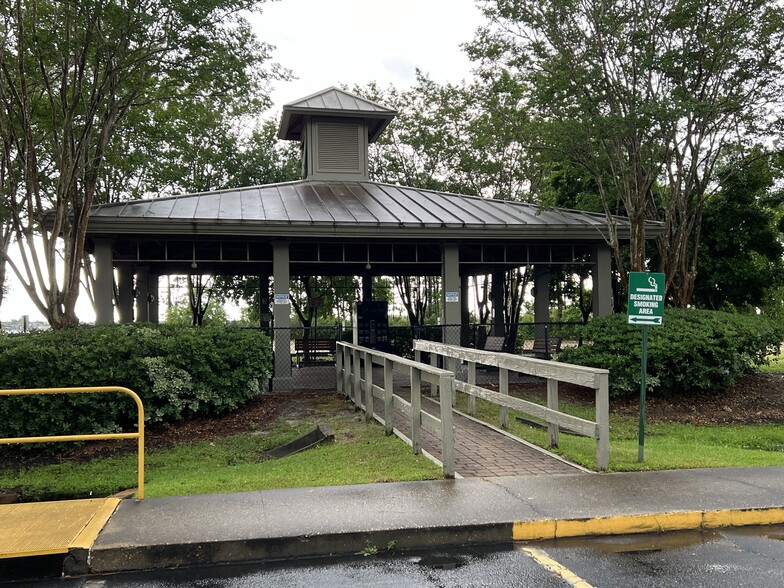 More Photos Of 1002 Arthur Dr, Lynn Haven Light Manufacturing For Sale