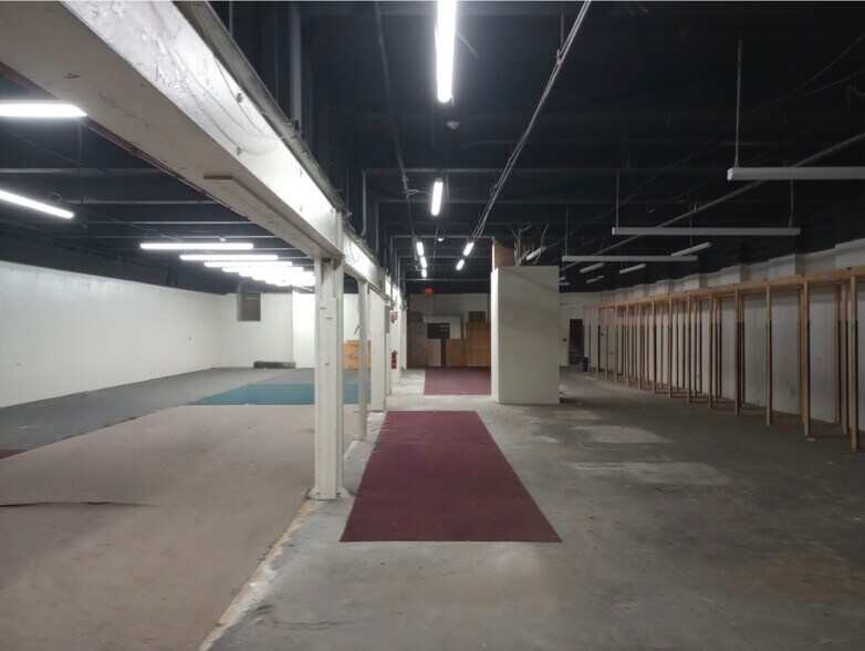 More Photos Of 725 Southbridge St, Worcester Warehouse For Lease
