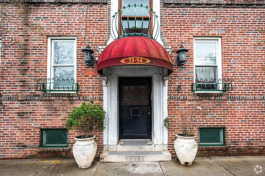 More Photos Of 9815 34th Ave, Corona Apartments For Sale