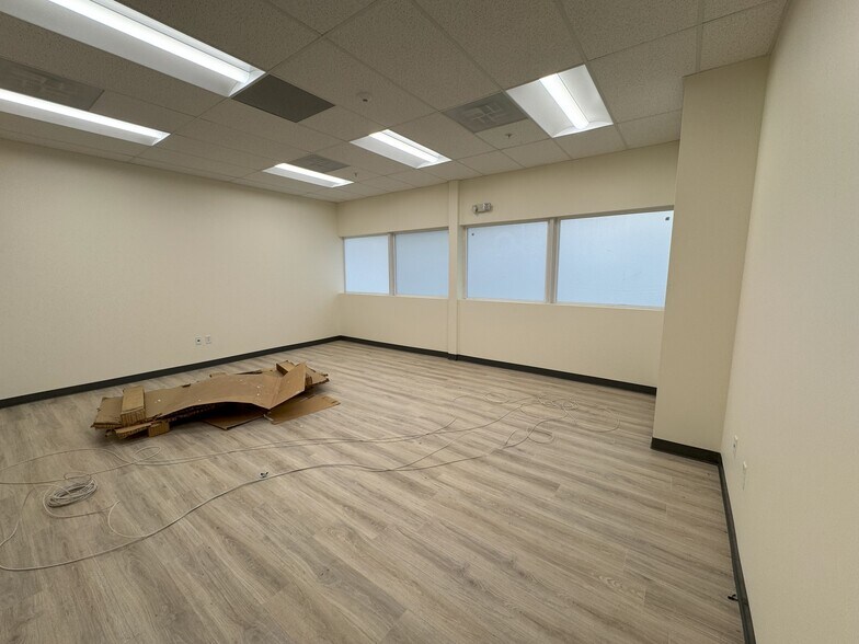 More Photos Of 4446-4450 Park Heights Ave, Baltimore Storefront For Lease