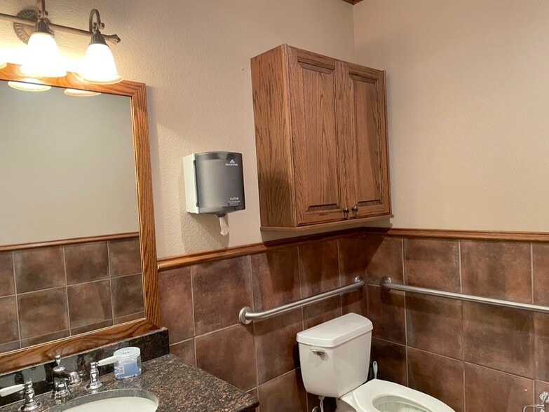 More Photos Of 6190 Virginia Pky, McKinney Medical For Lease