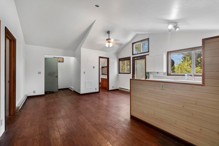 More Photos Of 309 S Rail St W, Shoshone Auto Repair For Sale