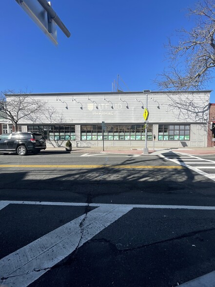 Primary Photo Of 101 Main St, Sayville Drugstore For Lease