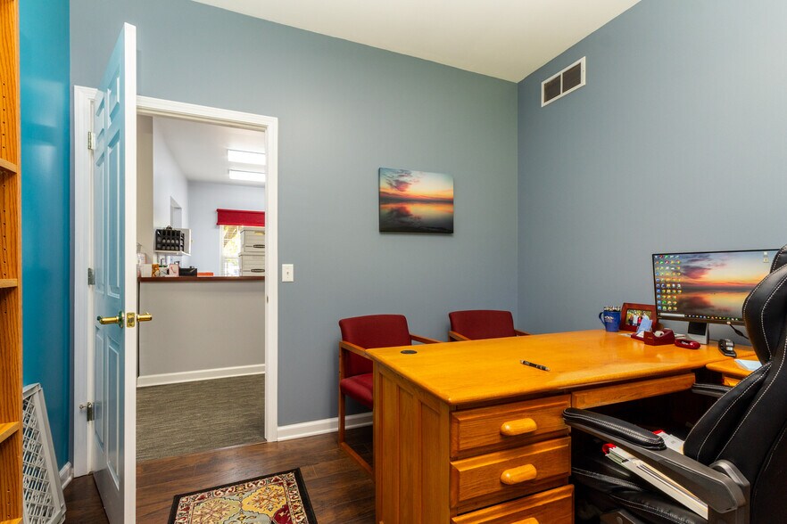 More Photos Of 208 W Highland Rd, Highland Medical For Sale