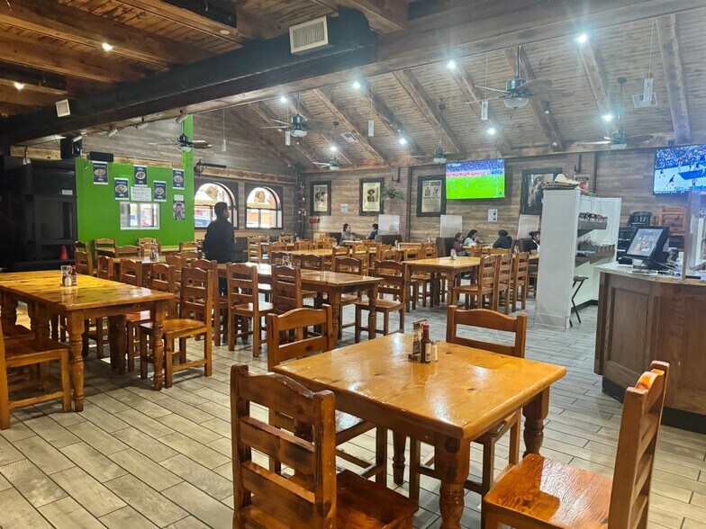 More Photos Of 7111 Pacific Blvd, Huntington Park Restaurant For Sale