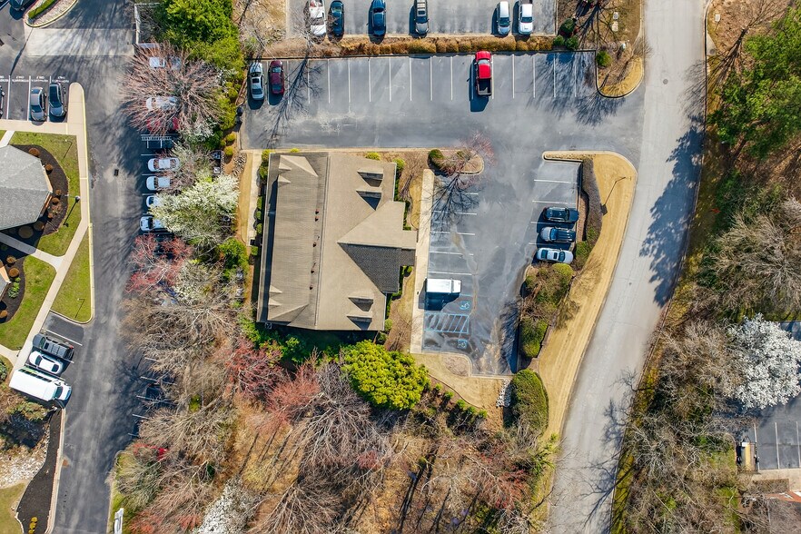 More Photos Of 5 Hawthorne Park Ct, Greenville Office For Sale