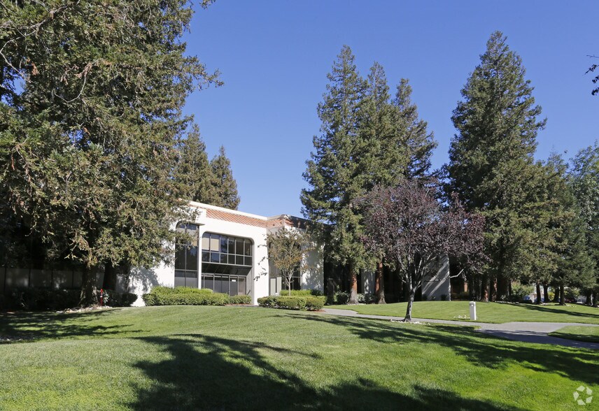 More Photos Of 19925 Stevens Creek Blvd, Cupertino Office For Lease